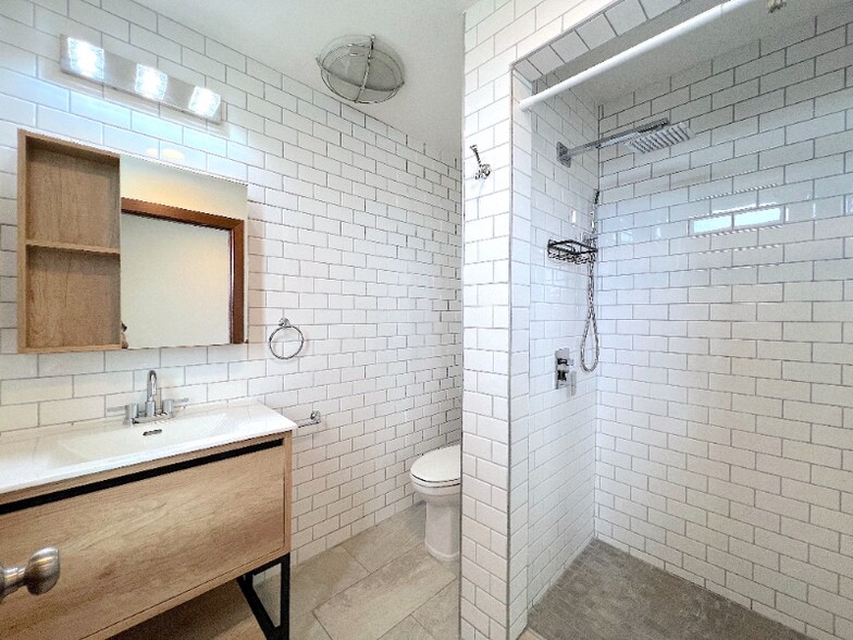 Building Photo - 2835 23rd St
