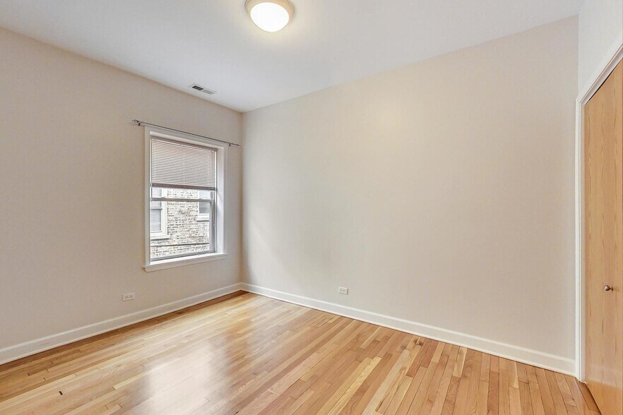 Building Photo - 1346 W Estes Ave