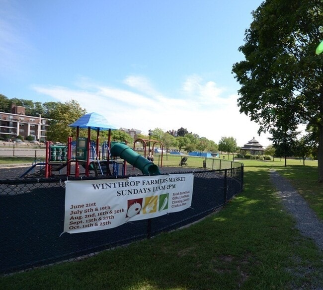 Building Photo - 68 Read St