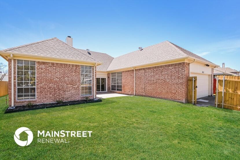 Building Photo - 8117 Eagle Dr