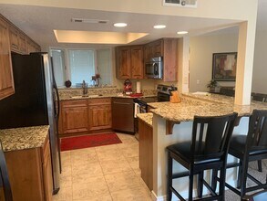 Building Photo - Fully furnished 2 bed 2 bath!