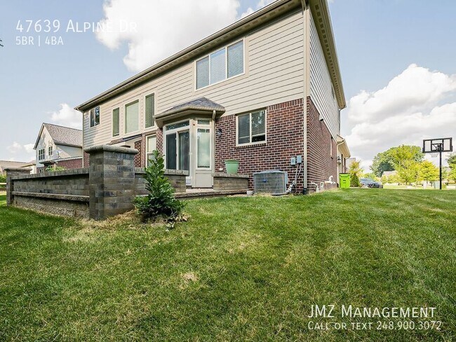 Building Photo - 47639 Alpine Dr