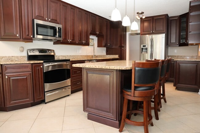 Building Photo - 4118 W Palmira Ave