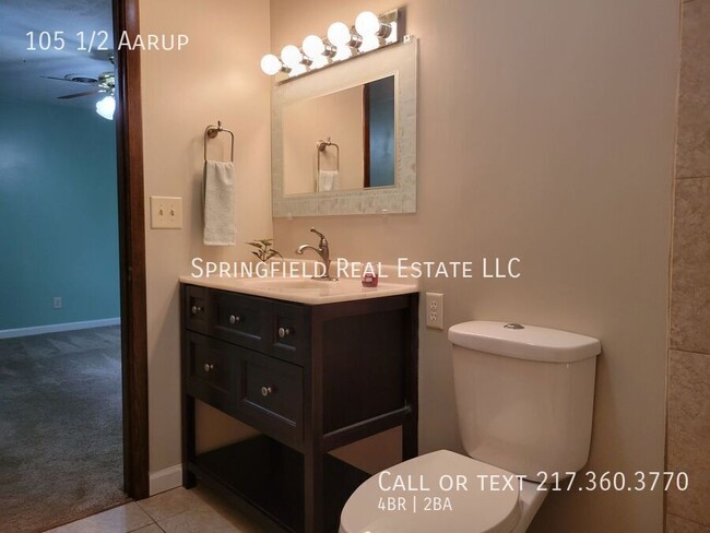 Building Photo - Spacious 4 Bed, 2 Bath Apartment with Mode...