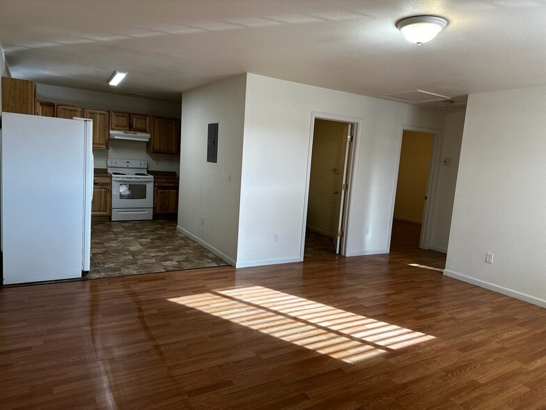 Building Photo - 128 Sage St