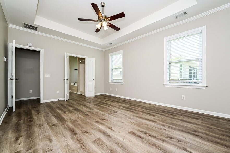 Building Photo - 332 Southgate Dr