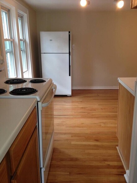 Building Photo - 1123 Midland Blvd