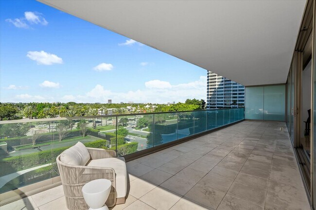 Building Photo - 10201 Collins Ave