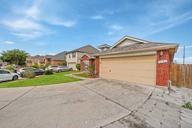 Building Photo - 8131 Golden Trace Ct