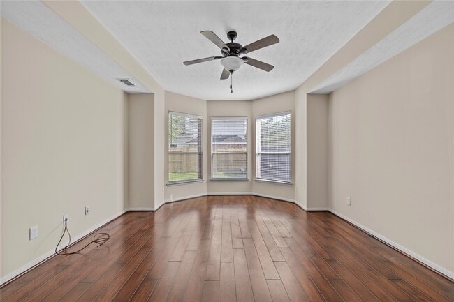 Building Photo - 1111 Blue Leaf Dr