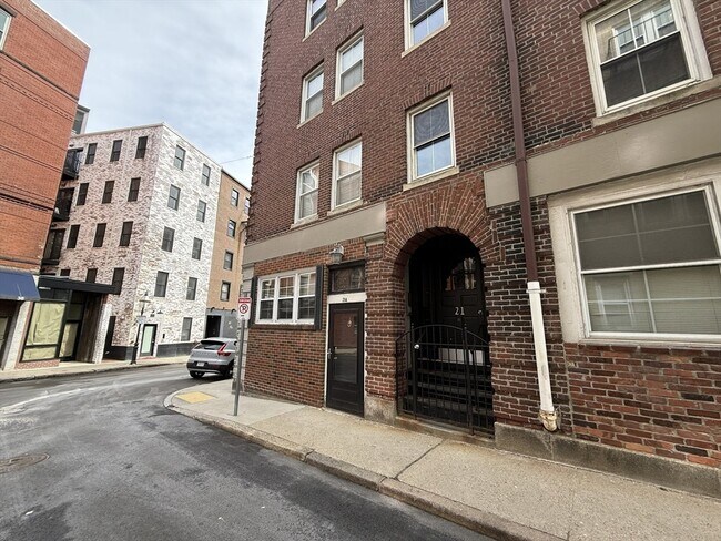 Building Photo - 21 Moon St