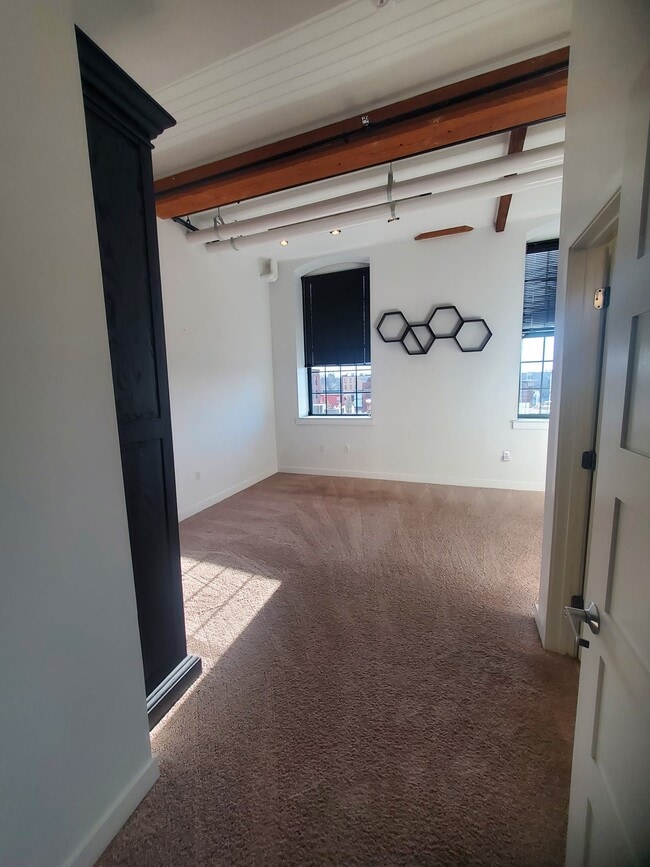 Building Photo - 48 Water St