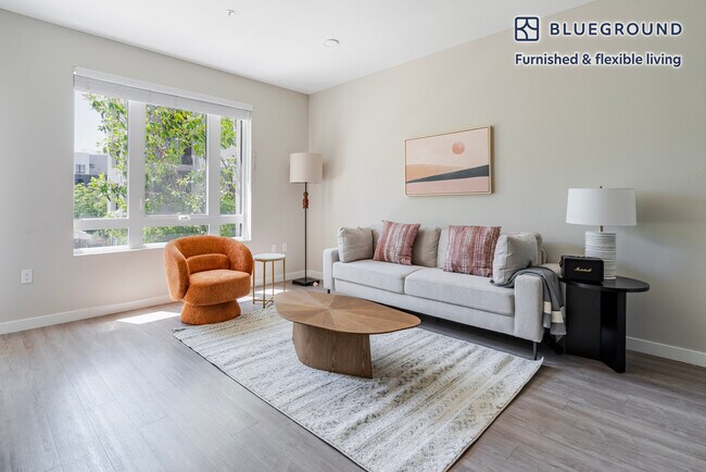 Primary Photo - 3560 Rambla Pl
