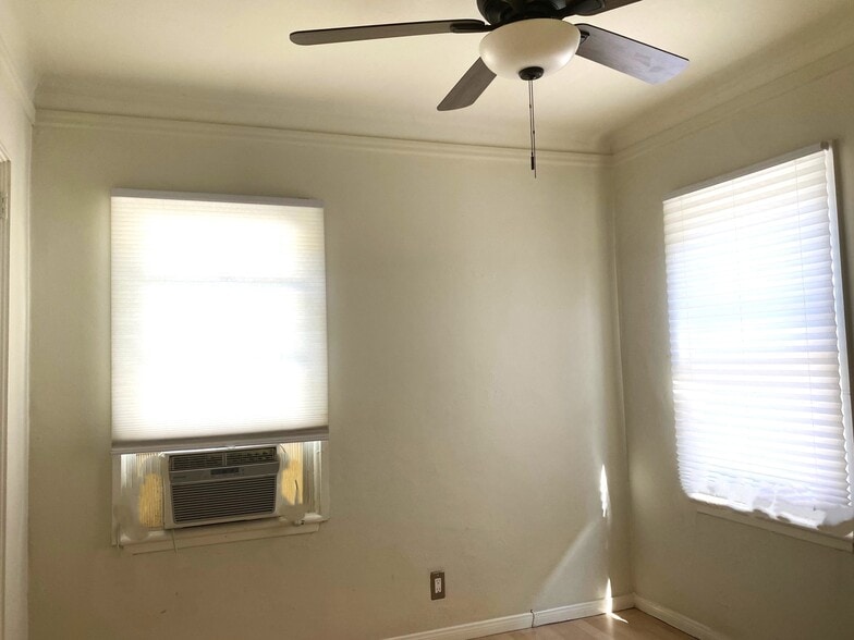 Building Photo - 10625 Kinnard Ave