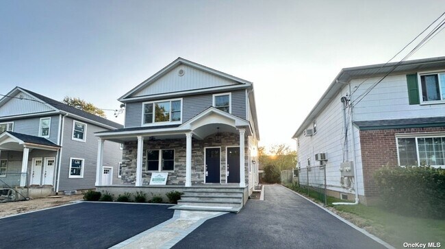 Building Photo - 211 Nassau Blvd