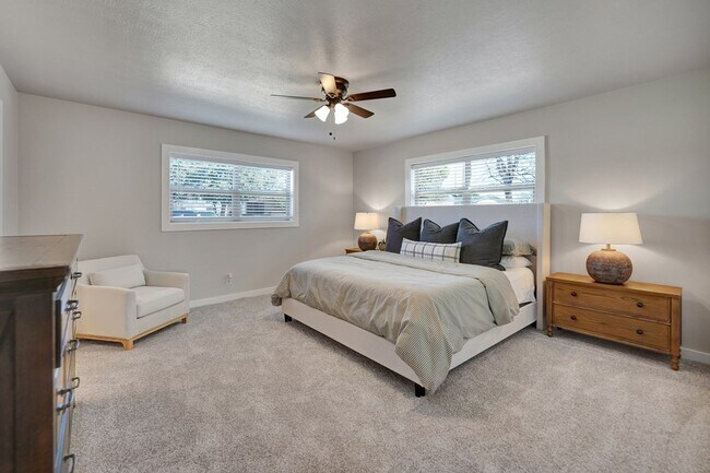 Building Photo - 715 Shell Ave