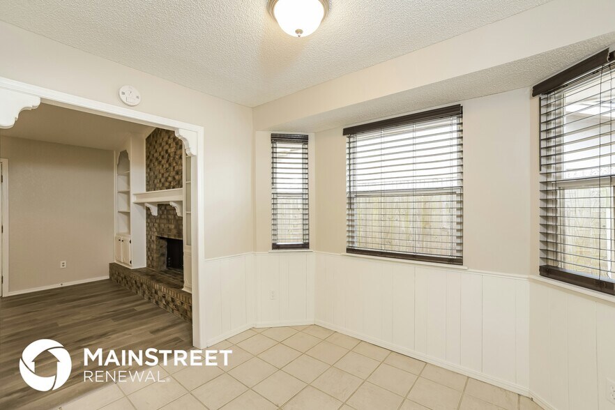 Building Photo - 3112 SW 95th St