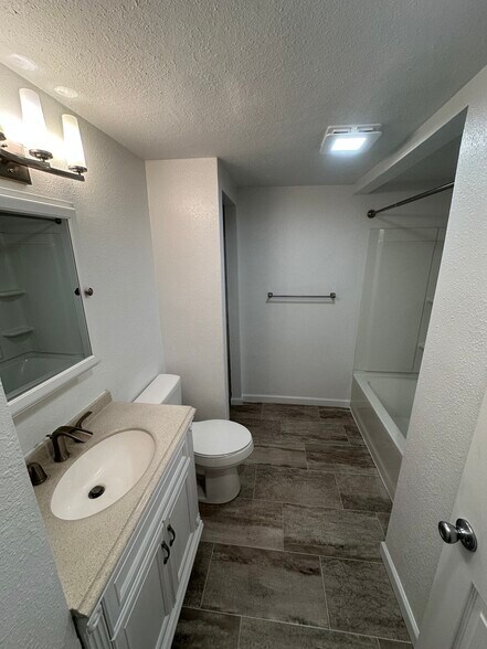 Building Photo - 4504 Juneau St