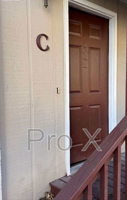 Building Photo - 1108 S Joplin St