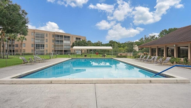 Building Photo - 9501 Seagrape Dr