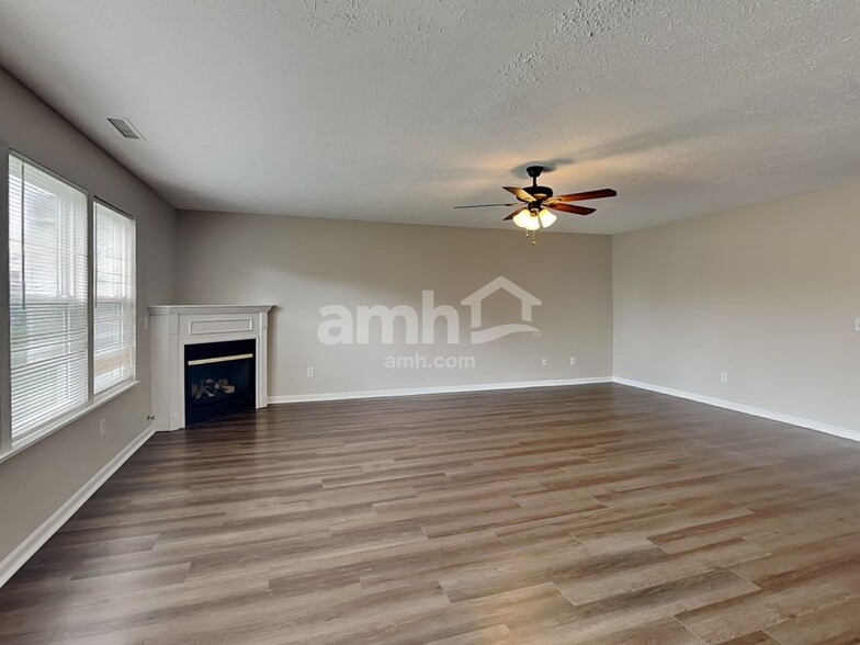Building Photo - 10765 Standish Pl
