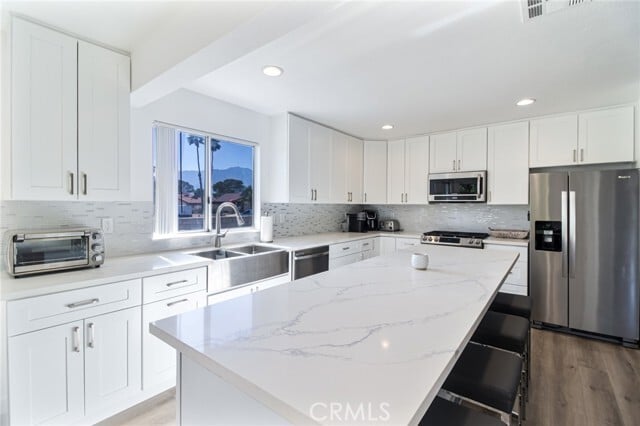 Building Photo - 64109 Doral Dr