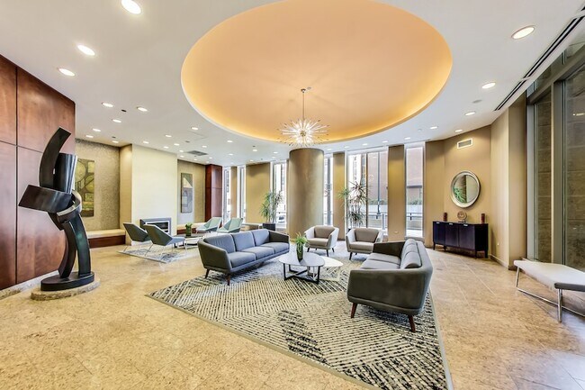 Building Photo - 222 N Columbus Dr