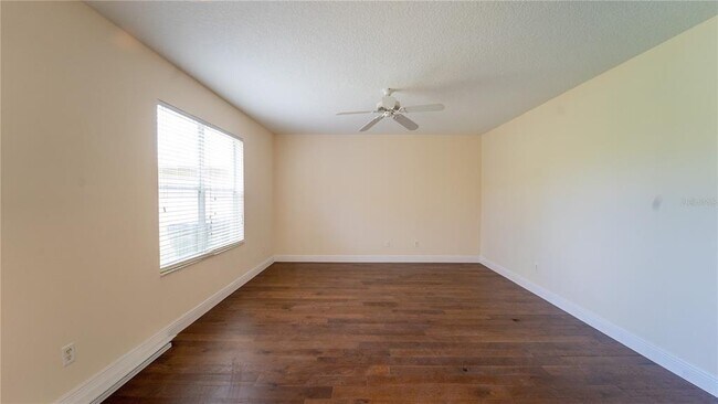 Building Photo - 2264 Hillshire Dr