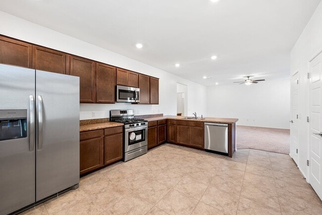 Building Photo - 6330 S Crescent Peak Dr