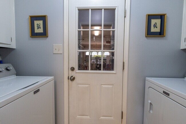 Building Photo - Coming Soon – Home in Lake Forest! | 100 S...