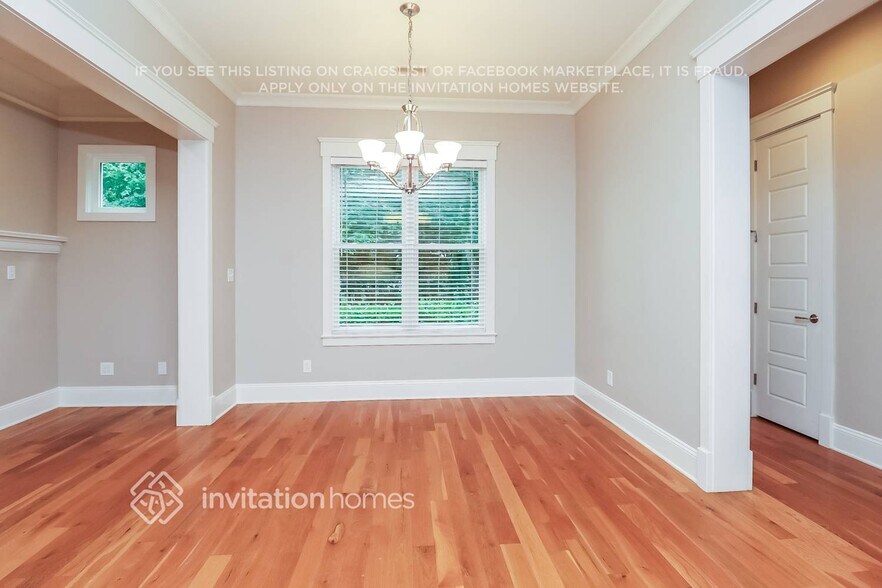 Building Photo - 506 Camellia St