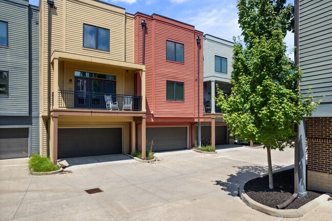 Building Photo - 1009 N Park Ave