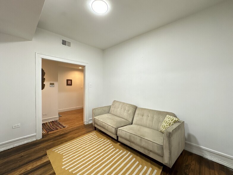 Building Photo - 2021 N Humboldt Blvd