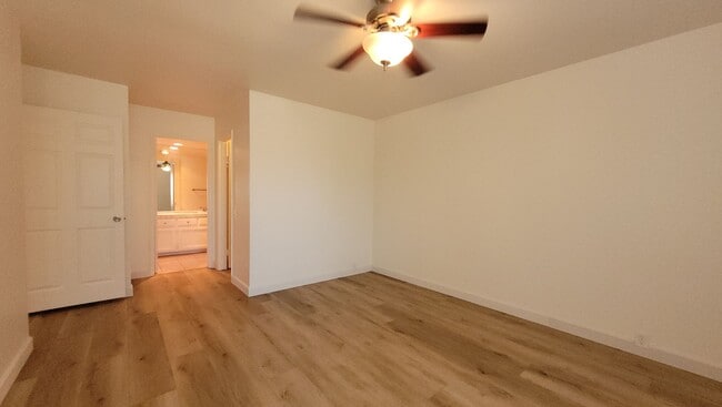 Building Photo - 2 bed 2 bath centrally located in Rancho B...