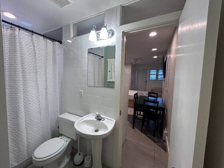 Building Photo - 137 W 600 N