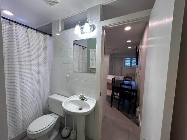 Building Photo - 137 W 600 N