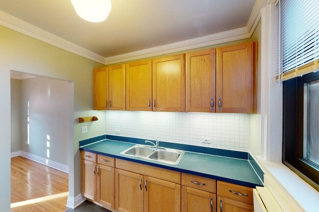 Kitchen - 5535 S. Kimbark Avenue