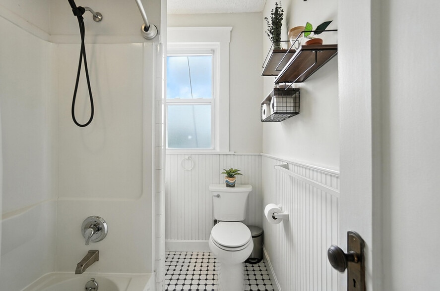 Building Photo - 3769 Andrew Ave