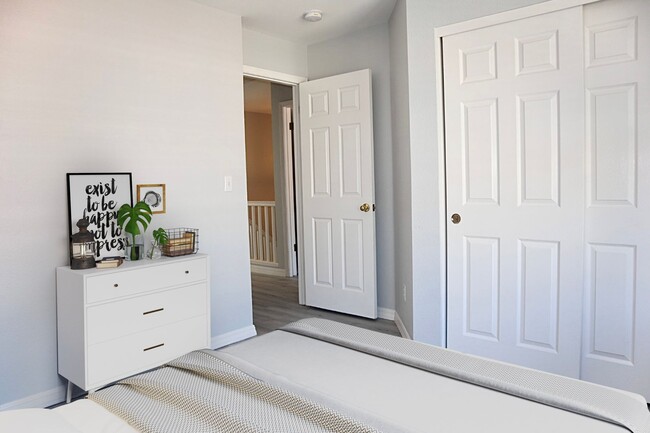 Building Photo - Remodeled 3-bedroom townhome in Fremont – ...