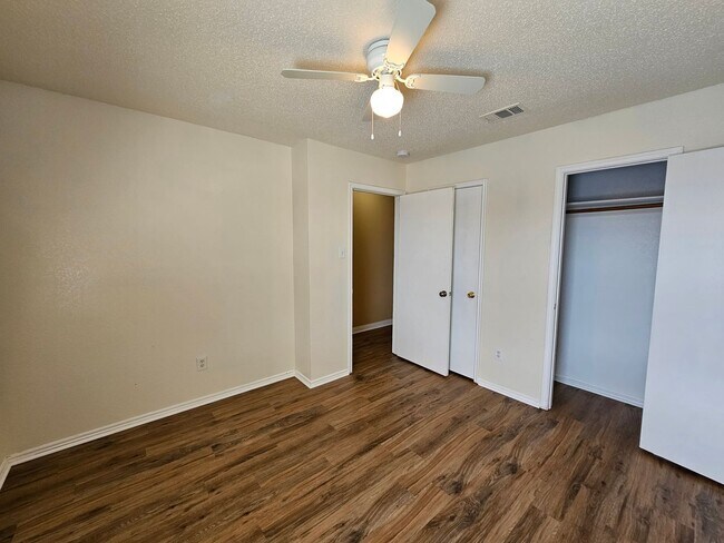 Building Photo - Incredible home available in Reserve At Hi...