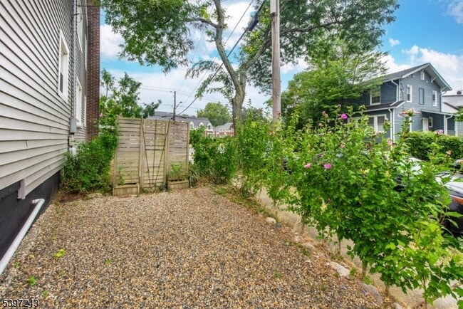 Building Photo - 266 Elmwood Ave