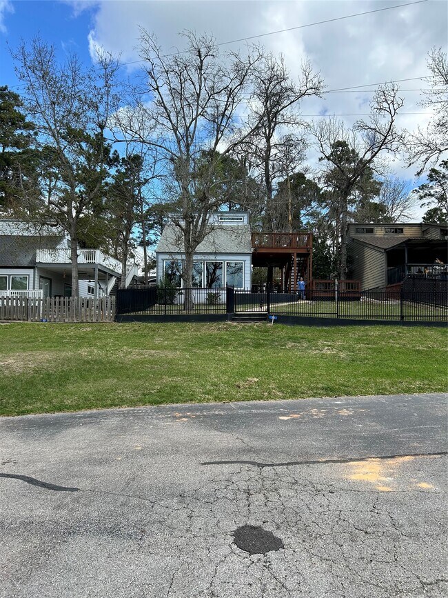 Building Photo - 30 Harbour Ln