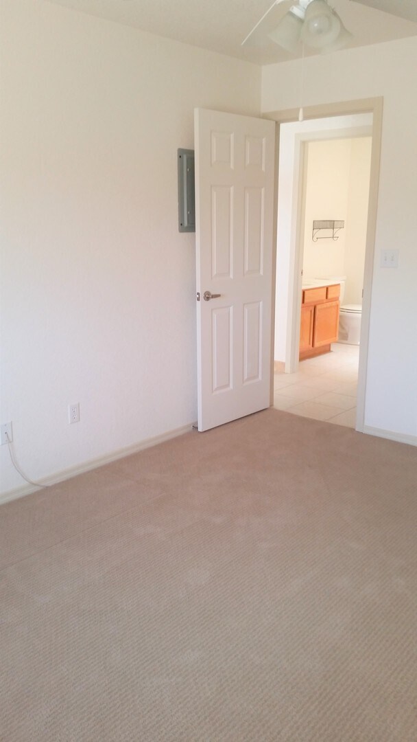 Building Photo - Modern Southside Duplex