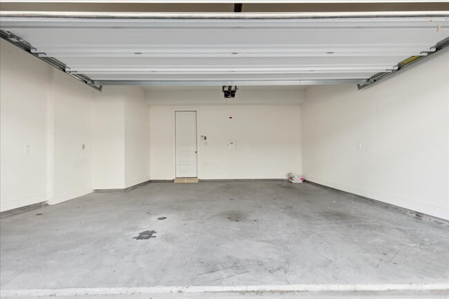 Building Photo - 8040 Ingram Dr
