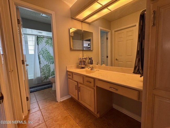 Building Photo - 1800 Castille Dr