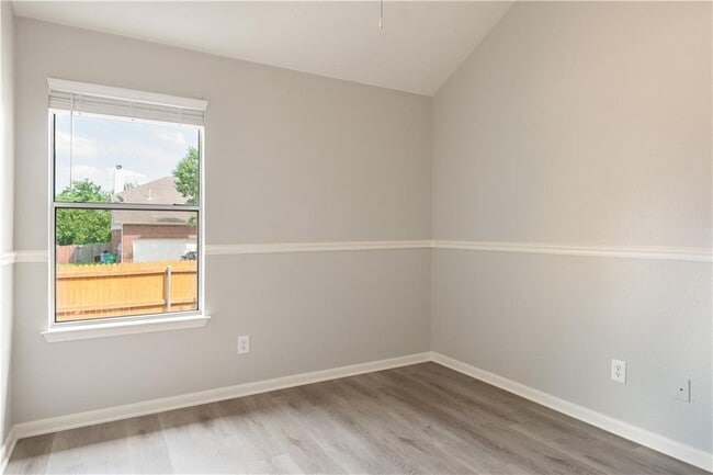 Building Photo - 1517 Hollyhock Ct