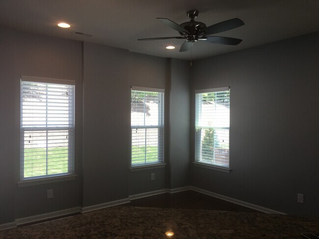 Building Photo - 113 Grande Sky Ct