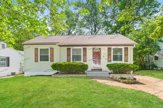 Building Photo - 424 Lancashire Rd