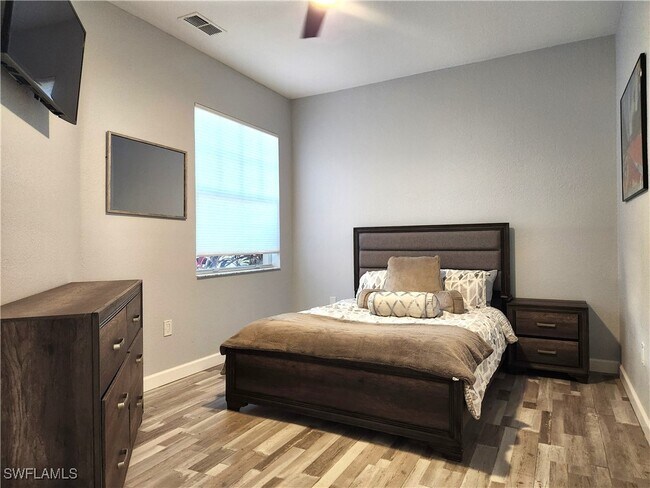 Building Photo - 9270 Belleza Way
