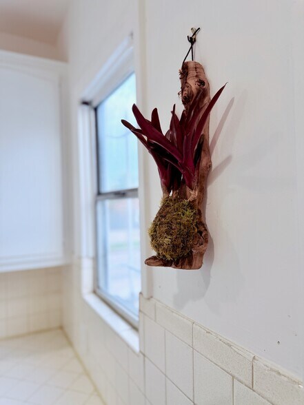 Building Photo - 6000 4th Ave